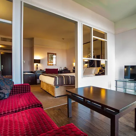 Carlton Hotel
