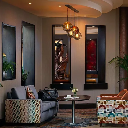 Carlton Ξενοδοχείο 4*