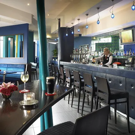 Carlton Hotel