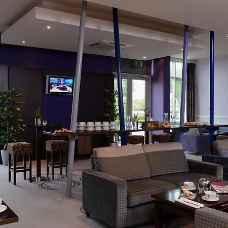 Carlton Hotel 4*