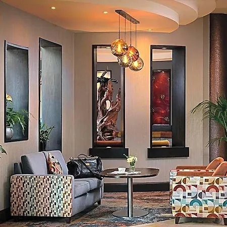 Carlton Hotel