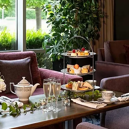 Carlton Hotel 4*