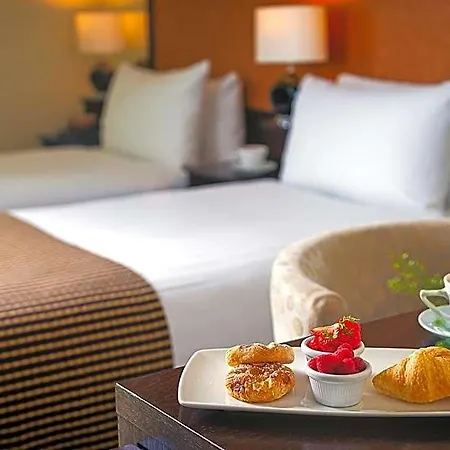 Carlton Hotel