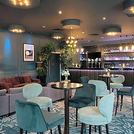 Carlton Hotel 4*