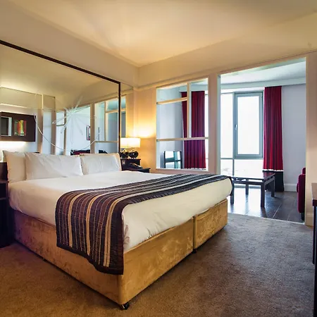 Carlton 4* Blanchardstown
